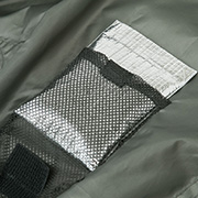 保冷剤ポケット(背中内側)