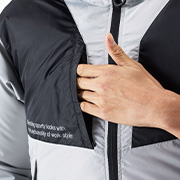 右胸隠しファスナーポケット