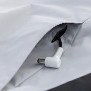 脇ポケットケーブルホール