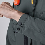 カフスアジャスター