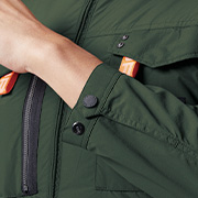 カフスアジャスター