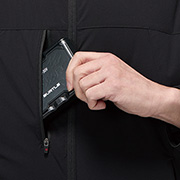 バッテリー収納ポケット(右・ファスナー止めコードホール付)※特許取得済