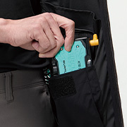 内バッテリーポケット(左・マジックテープ止め)