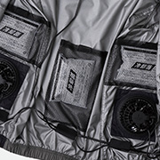 3ヶ所もある保冷ポケット