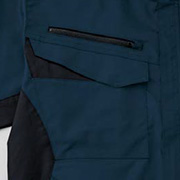 右胸ファスナーポケット